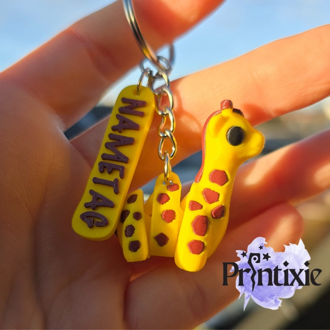 Minixie_Giraffe keychain with nametag